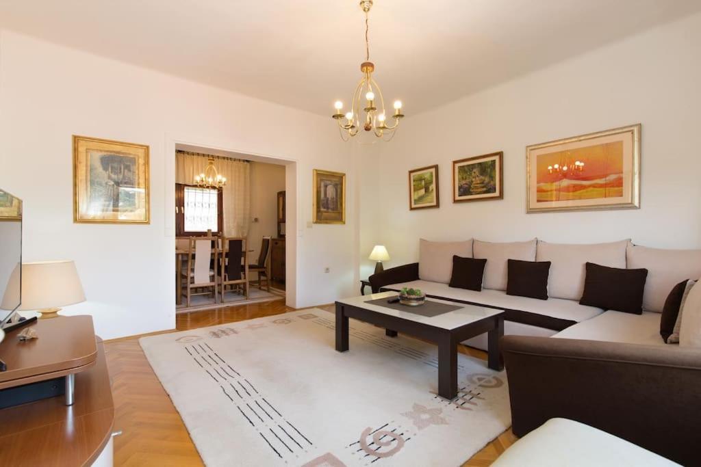 Old Town House In Sarajevo Apartment Exterior foto